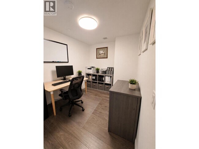 Photo du bâtiment - 6463 Silver Ave