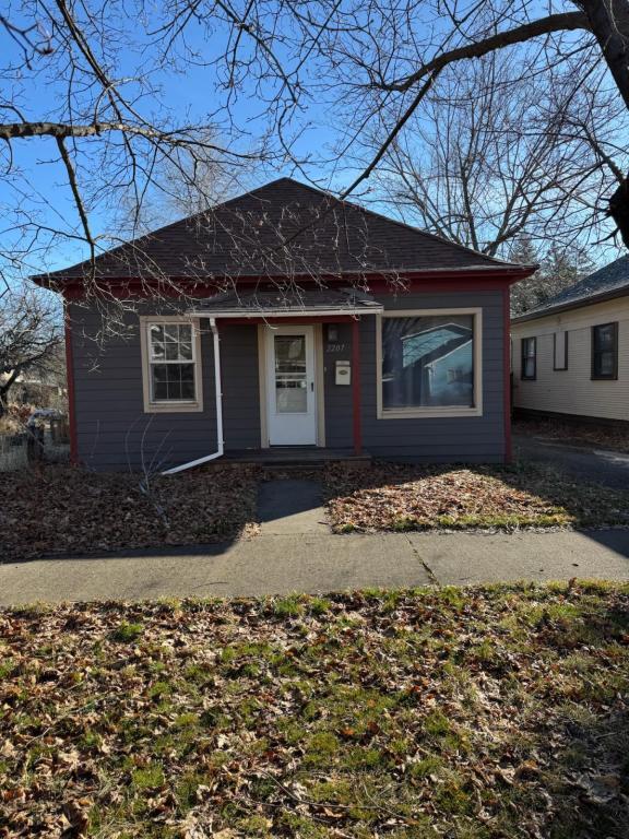 Building Photo - 2207 Cedar St