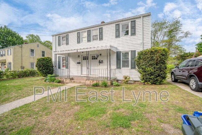 Photo - 62 Hawthorne Dr House