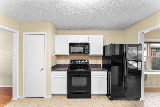 Photo - 626 Brittany Dr House