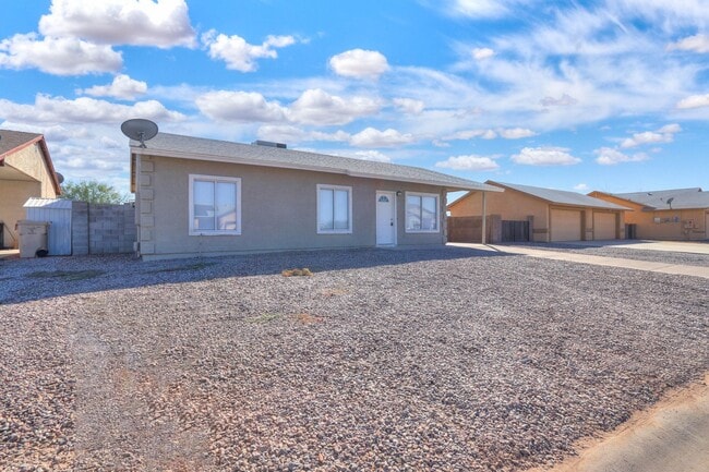 Building Photo - 9399 W Tinajas Dr