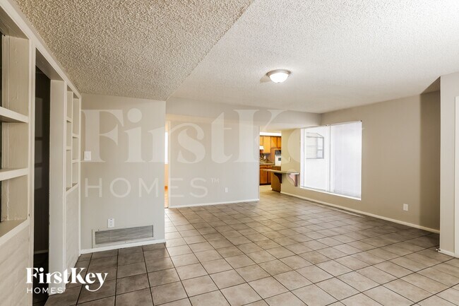 Building Photo - 9047 N 36th Dr
