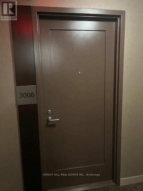 Building Photo - 320 Tweedsmuir Ave