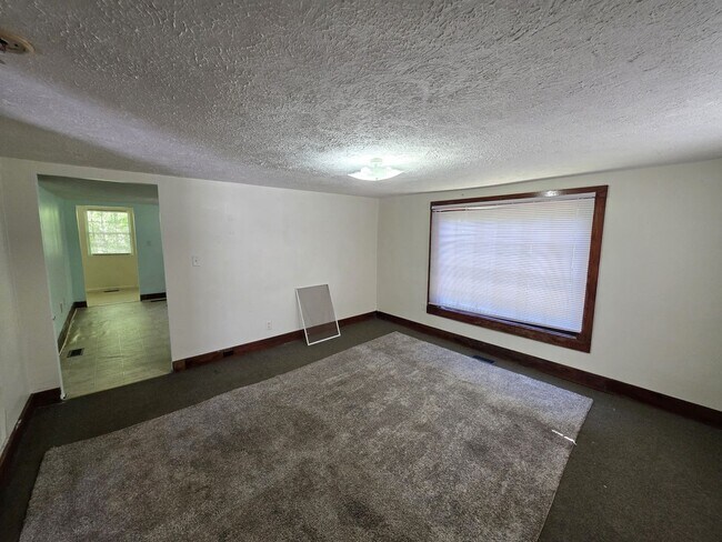 Foto del edificio - 2 Bed 1 Bath House - Rolling Hill Rd Mount Airy