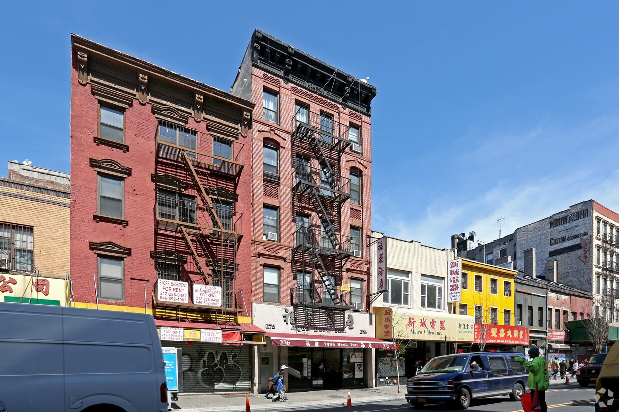 Building Photo - 276 Grand St
