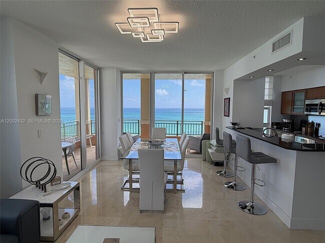 Foto del edificio - 2080 S Ocean Dr