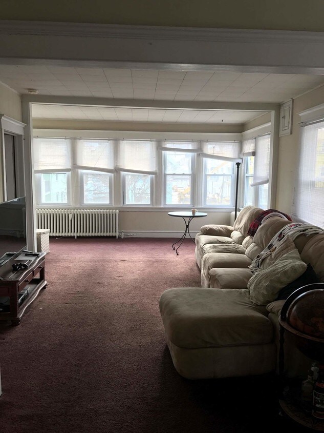 Foto principal - 411 E 4th St