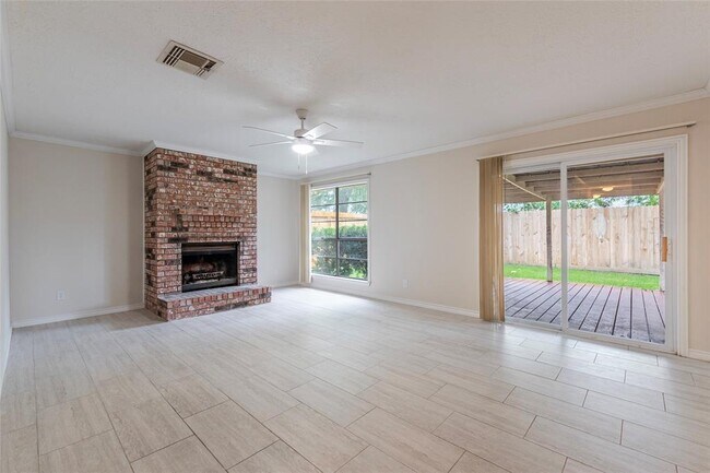 Foto del edificio - 2435 Heritage Bend Dr