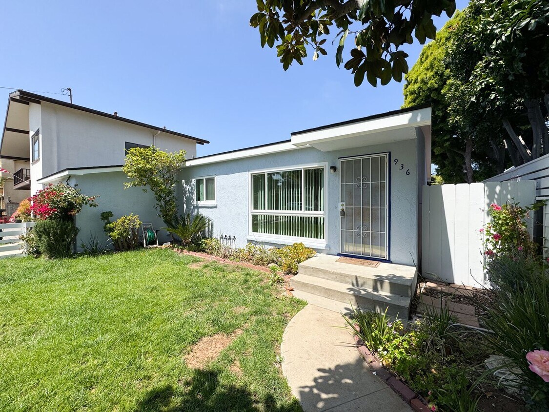 Primary Photo - 936-938 A Ave.