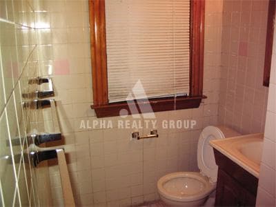 Foto del edificio - 132 Glenville Ave