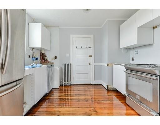 Building Photo - 15 Salcombe St