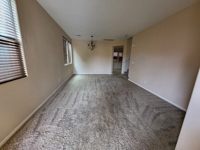 Building Photo - 703 Chepstow Ave