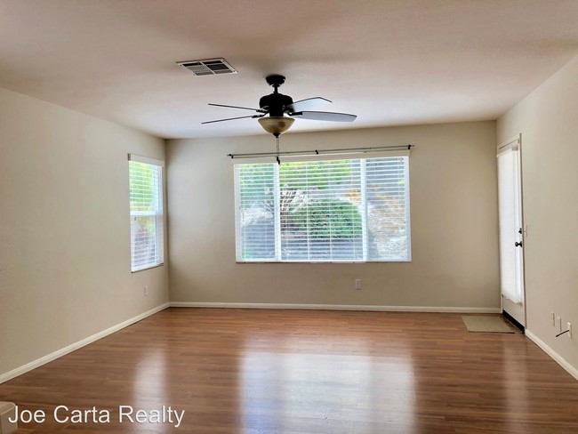Building Photo - 1740 Creekside Ln