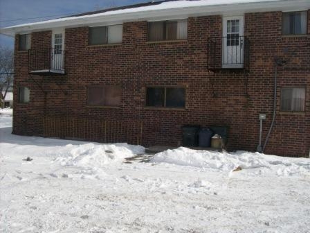 Building Photo - 3704-3710 S Chicago Ave