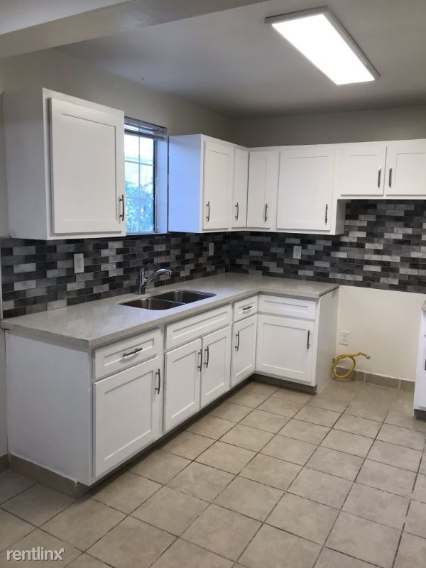 Primary Photo - 2 br, 2 bath Apartment - 1321 W 2nd St