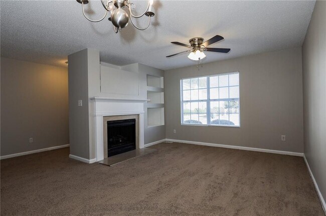 Foto del edificio - 5245 Oakley Commons Blvd