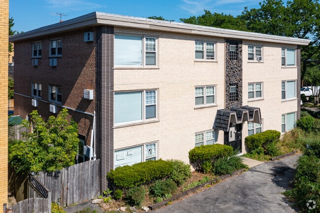 Building Photo - 156 Asbury Ave