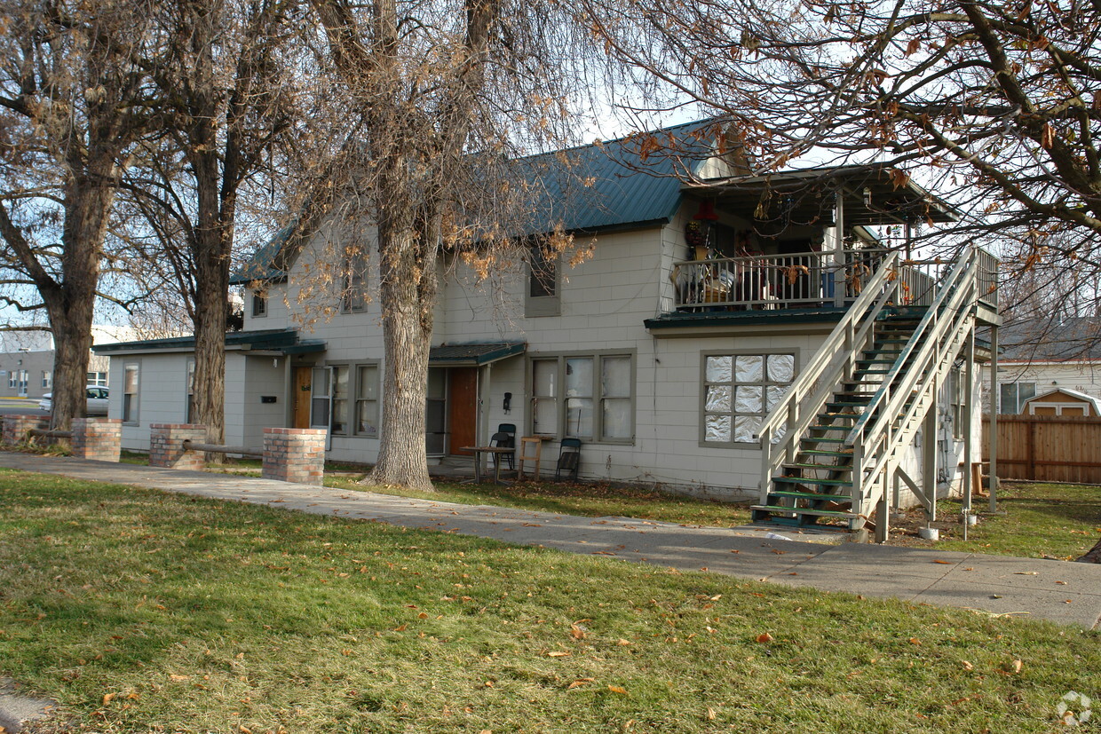 Building Photo - 303 E Main St