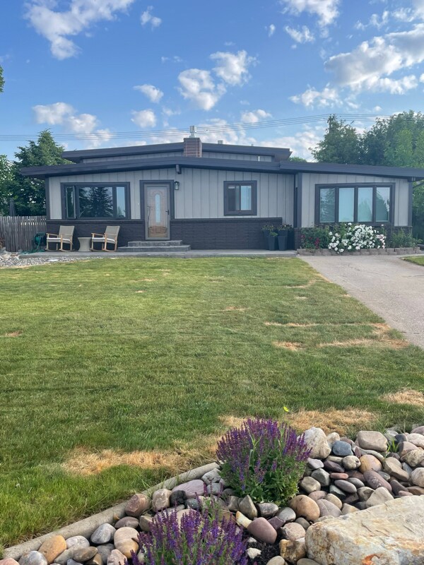 Foto principal - 3207 15th Ave S