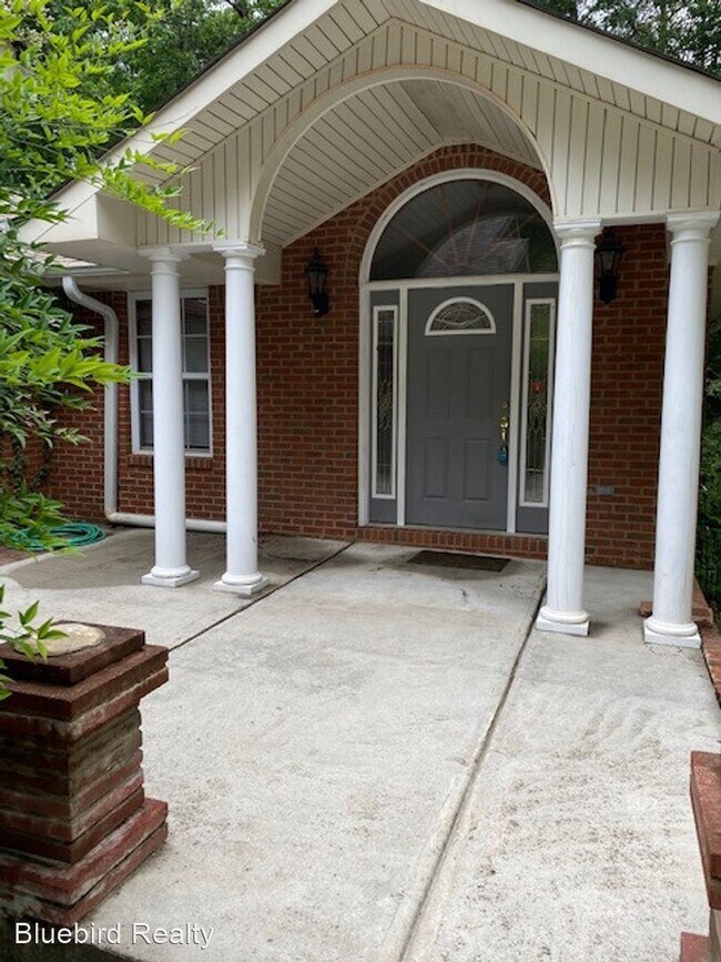 Foto del edificio - 4 br, 3 bath House - 4112 Jodeco Rd.