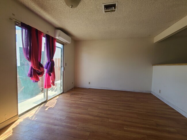 Foto del edificio - 318 N Nicholson Ave