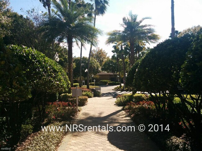Foto del edificio - 8813 Latrec Ave