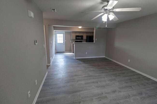 Building Photo - 3927 Snowy Owl Dr