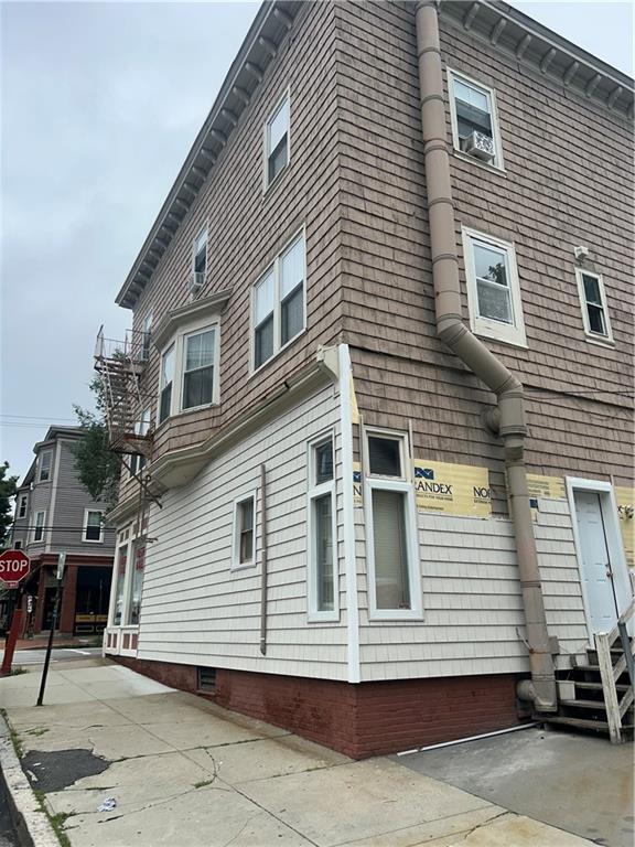 Building Photo - 397 Wickenden St