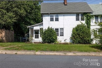 Building Photo - 43 Boyden St