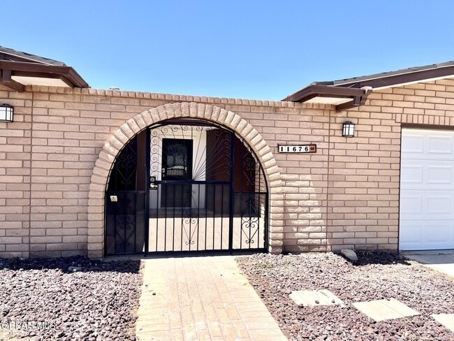 Building Photo - 11676 Andrienne Dr