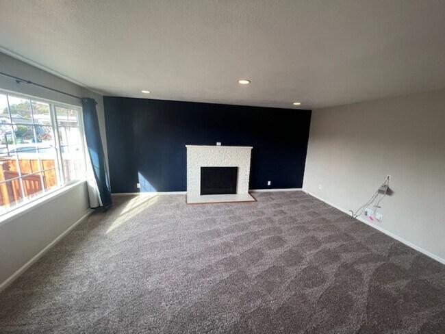 Building Photo - Nor Cal Realty, Inc - Coming soon - 3 bedr...