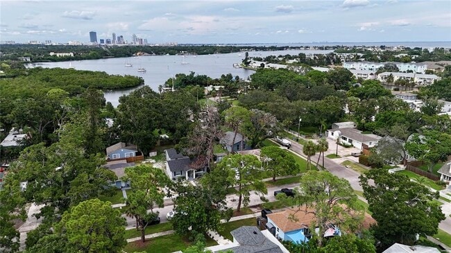 Building Photo - 419 40th Ave S