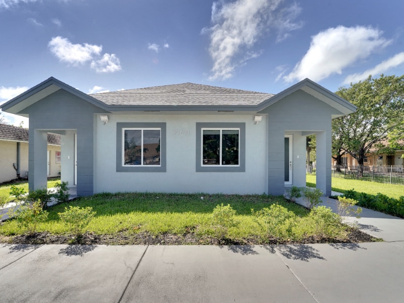 Foto principal - 760 SW 10th St