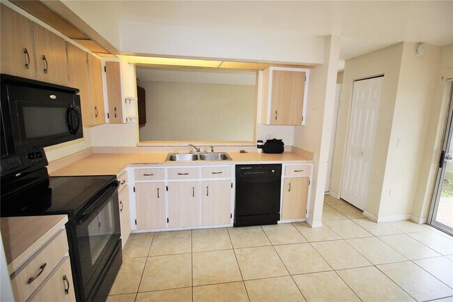 Foto del edificio - 4684 Pheasant Run Dr