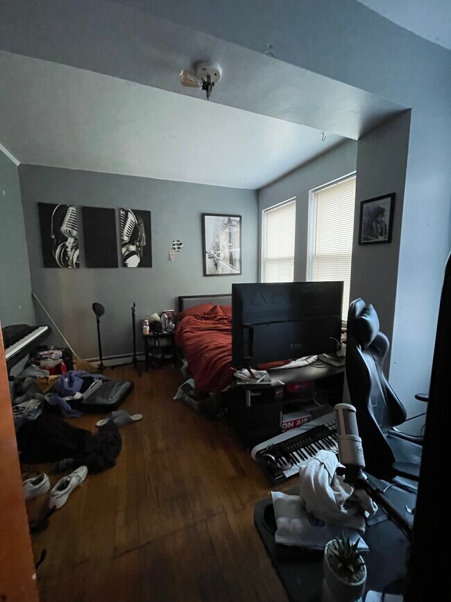 Building Photo - 46 Park Vale Ave