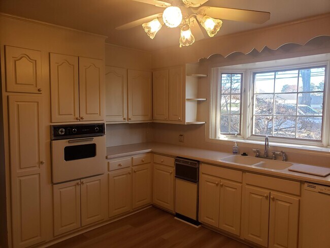 Building Photo - 406 Brushy Creek Rd