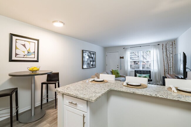 Foto del edificio - Nob Hill Apartment Homes