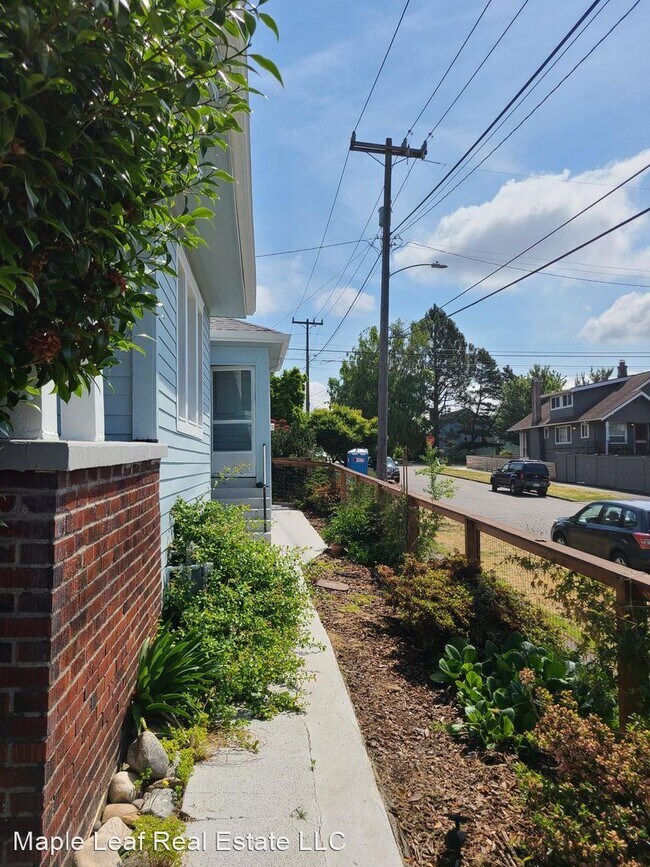 Foto del edificio - 4 br, 1.5 bath House - 3326 16th Ave S