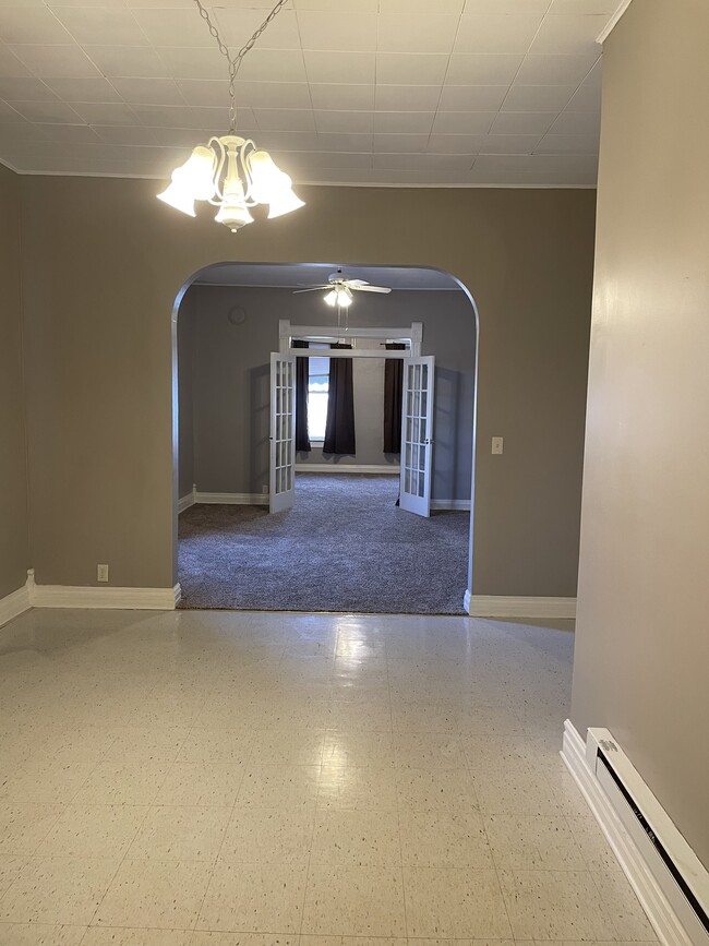 Building Photo - 120 N Meridian St