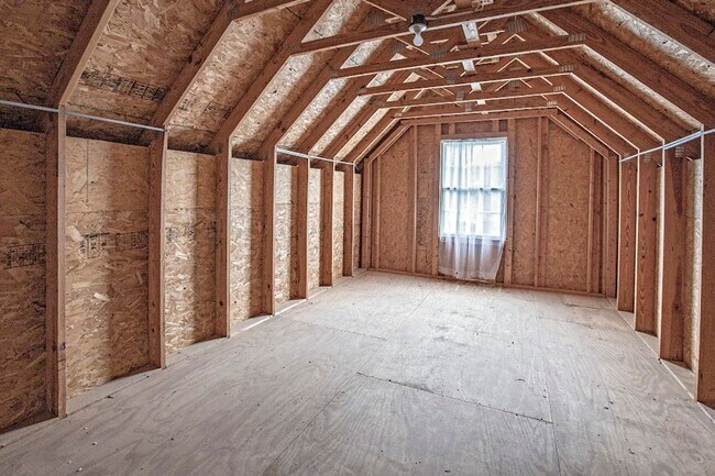 Foto del edificio - Beautiful 3 bedroom, 3 bath home in over 5...