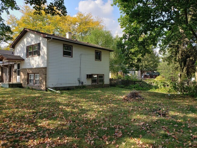 Building Photo - 1003 Prospect St