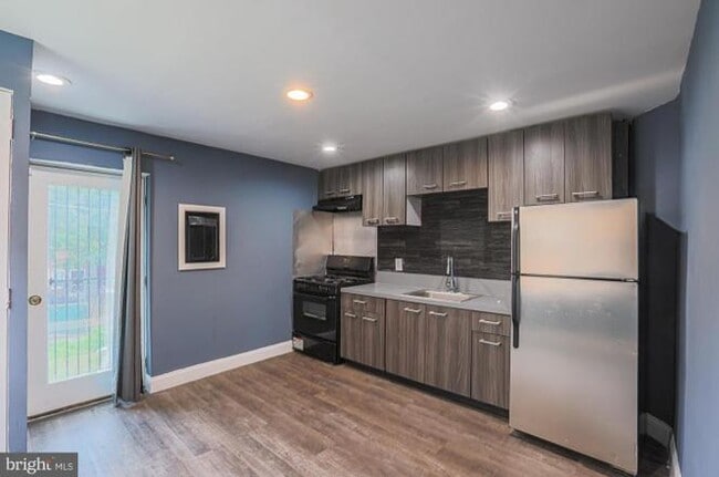 Building Photo - 2819 Bookert Dr