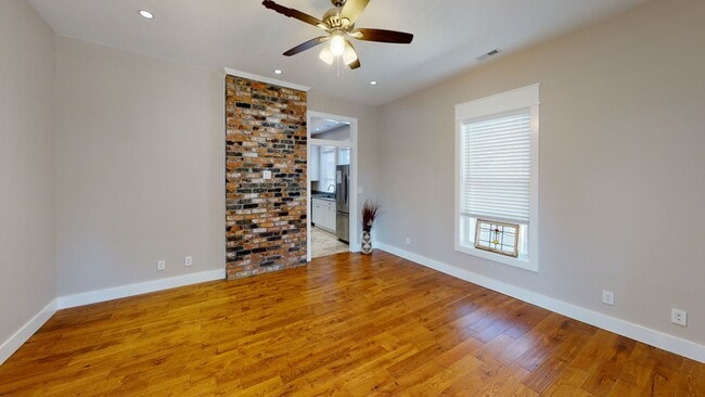 Building Photo - $1699 per Bedroom | 4BR/2BA Fort Sanders R...