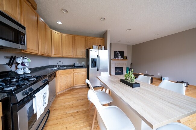 Foto del edificio - 710 Village Pkwy