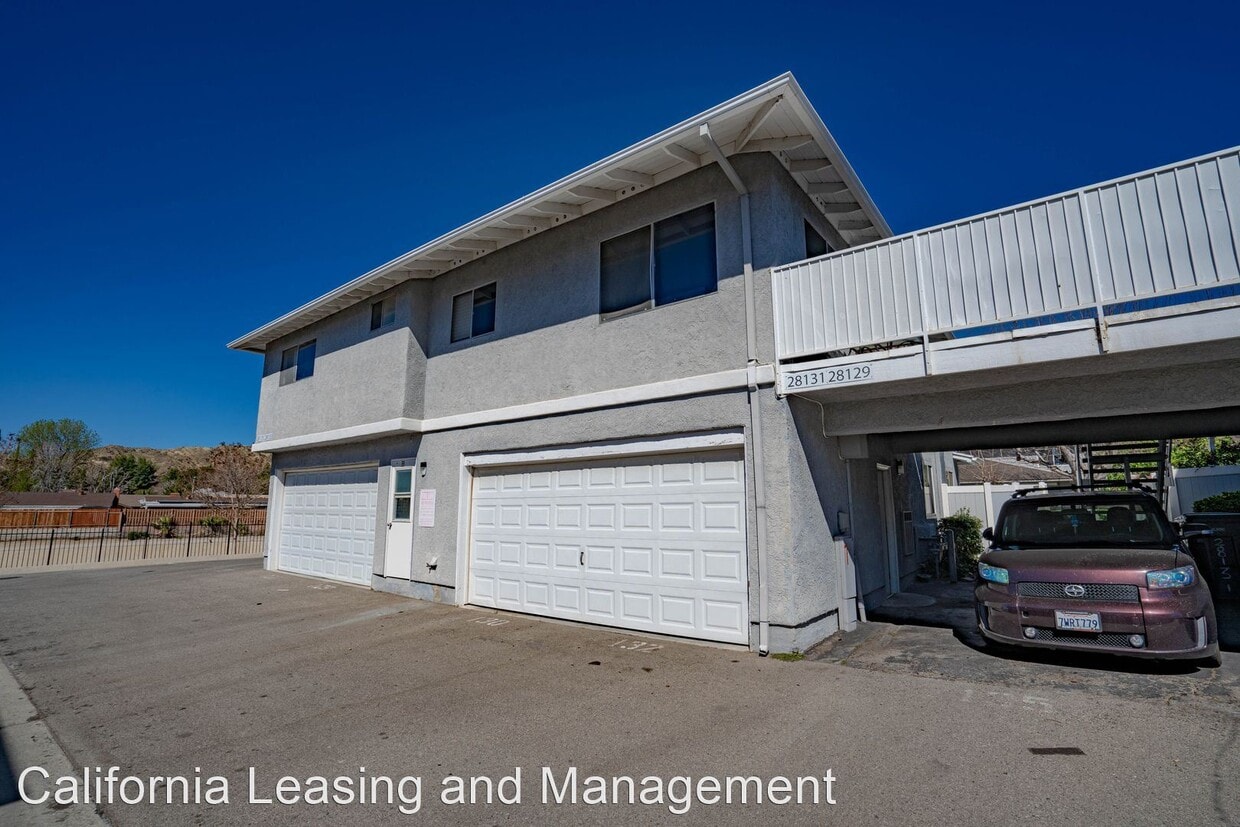 2 br, 1 bath House 28131 Robin Avenue House Rental in Saugus, CA