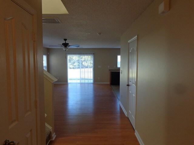 Foto del edificio - 1053 Kings Mountain Ln