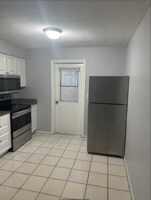 Building Photo - 972 San Christopher Dr