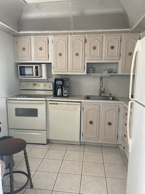 Foto del edificio - 14721 Bonaire Blvd