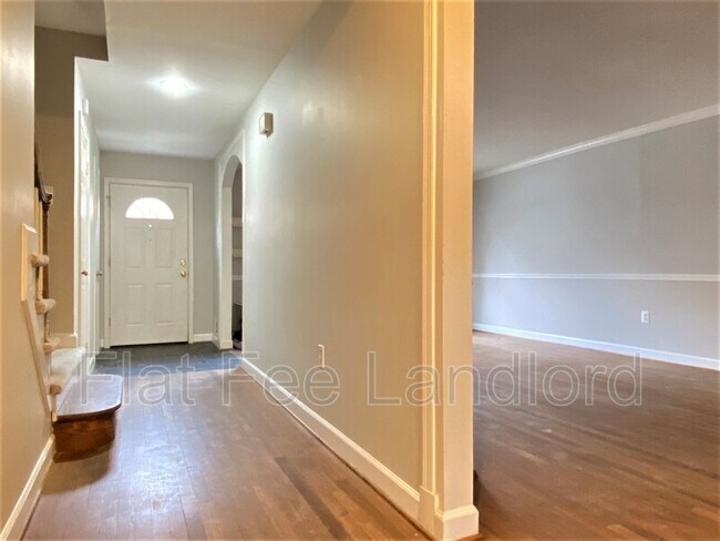 Building Photo - 3025 Federal Hill Dr