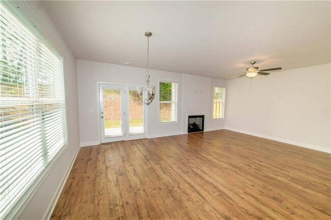 Foto del edificio - 5120 Hillington Wy